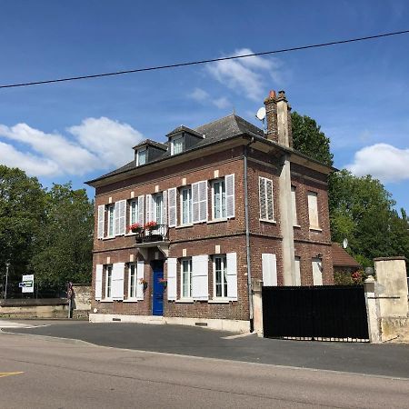 Maison Quatre Freres Louviers Eksteriør billede