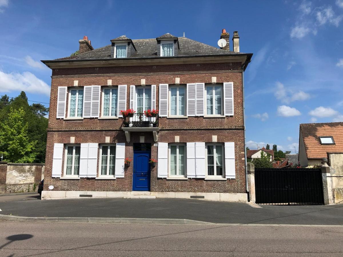 Maison Quatre Freres Louviers Eksteriør billede